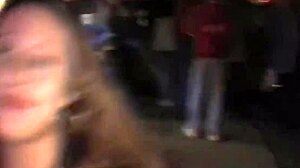 Gadis kolej amatur diperkosa keras dalam gaya anjing oleh zakar besar