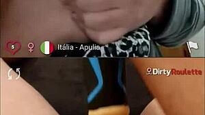 Amatør italiensk babe viser sine store bryster frem på webcam