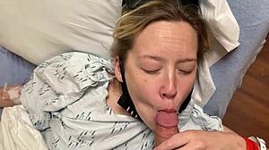 Offentlig analsex med en patient med stor kuk och hans flickvän på sjukhuset
