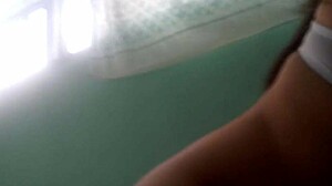 Аматорско домашно видео на бюстова венецуелка, която се чука
