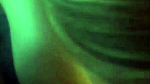 ベッラ・グレイのティーンエイジャーの口交と巨大な射精のPOVビデオ