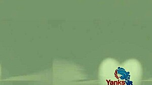 Βίντεο HD μιας κοκκινομάλλης που αυνανίζεται με παιχνίδια και δονητή
