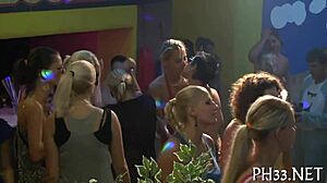 Ελκυστικό πάρτι hardcore με όμορφες ερασιτέχνιδες