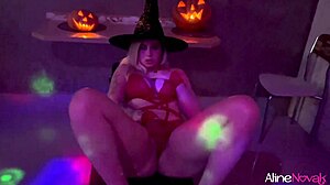 Amatør sexvideo av ung heks som rir stor kuk på Halloween