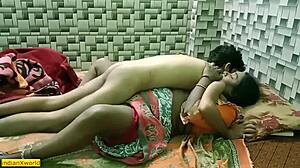 Söpö intialainen poika masturboi kotitekoisessa videossa