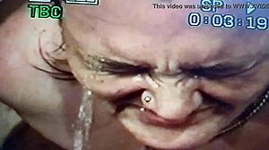 Amateur slet Rita wordt bedekt met sperma en pis in hardcore video