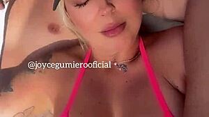 Loiras massage au bord de la piscine et jeu anal à Cancun