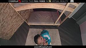 Asyalı bir kadınla çeşitli pozisyonlarda sert bir seansın VR deneyimi