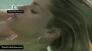 Блондинката бомба Наталия Меша позира гола в провокативна фотосесия