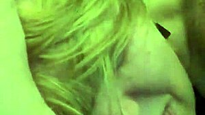 L'amateur britannique Alison profite d'un sexe avec une grosse bite dans une vidéo chaude