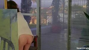 Julianne Moores'un 1993 filmindeki baştan çıkarıcı performansı